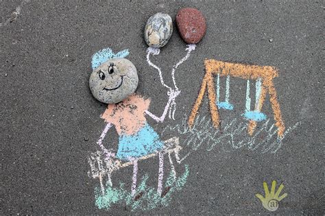 Vaikų piešiniai ant jūros ir laivų temos