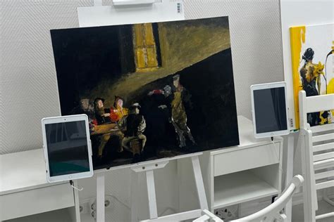 Dileta Meškaitė tapybos studijoje