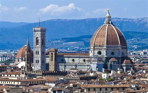 Florencijos panorama su Duomo katedra ir Ponte Vecchio tiltu