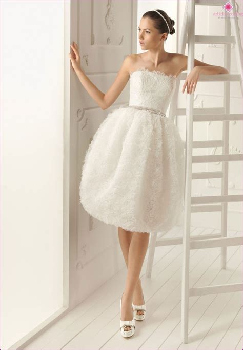 trumpos vaikiškos vestuvinės suknelės