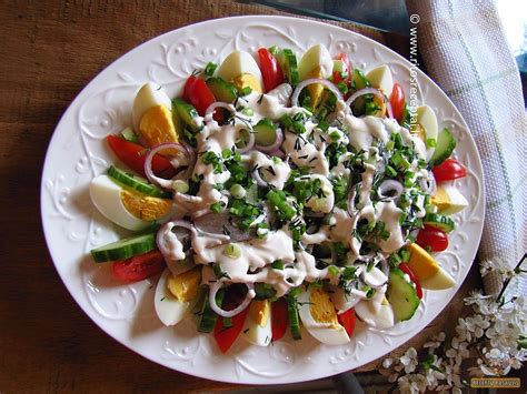 Daržovių salotos su kiaušiniais