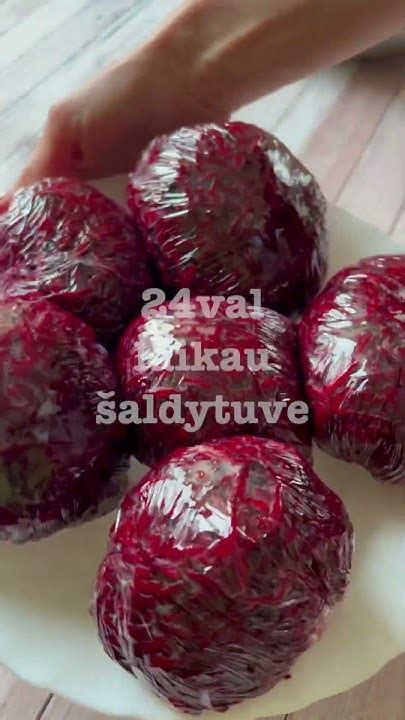 Burokėliais dažyti kiaušiniai