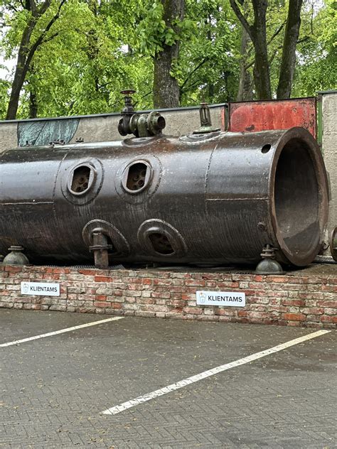 Metalo elementas simbolizuojantis žmogus