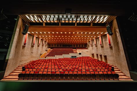 Lietuvos nacionalinio dramos teatro scena