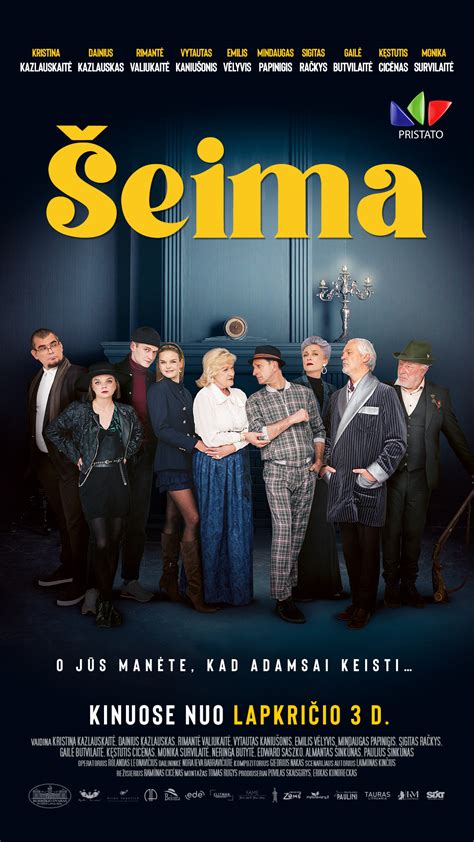 šeima dainuoja lauke