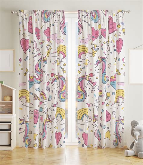 vaikiškos užuolaidos su animacinių filmukų personažais