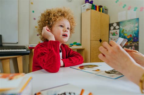 Autistiško vaiko komunikacijos lavinimo priemonės