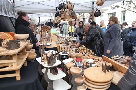 Vaikų rankų darbo dirbiniai Kaziuko mugėje