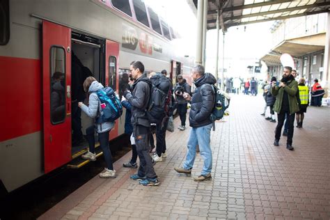 Vaikai evakuojasi per pratybas