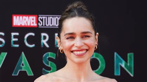 Emilia Clarke jaunystėje ir pirmuose vaidmenyse