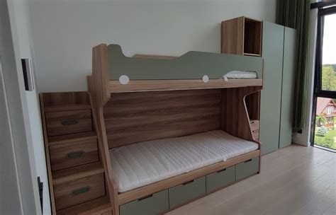 Dviaukštės lovos vaikams su stalčiais