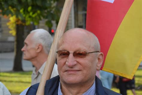 Nuotrauka, vaizduojanti senjorus, dalyvaujančius užsiėmime