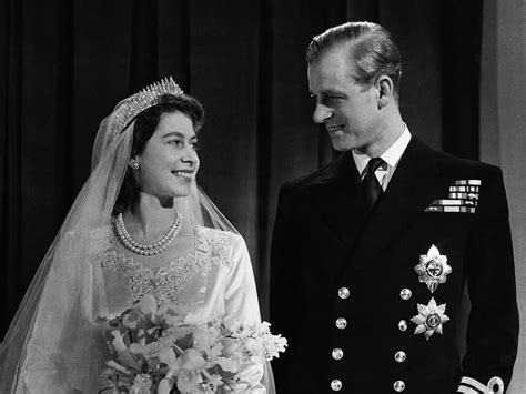 Karalienė Elžbieta II ir Princas Philipas per jų vestuvių 50-metį