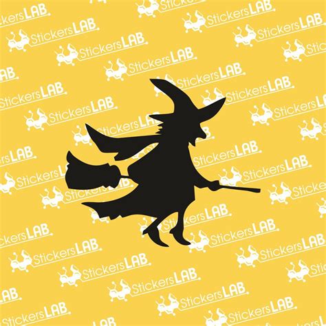 Šiuolaikinės pasakos iliustracija: draugiška ragana, skrendanti ant šluotos