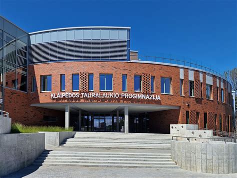Nuotrauka, vaizduojanti nepriklausomybės laikotarpį Lietuvoje