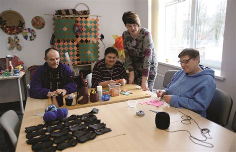 Gyventojai užsiima rankdarbiais