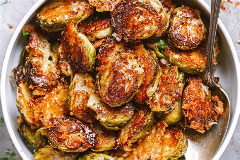 Briuselio kopūstų ir sūrio gratinas