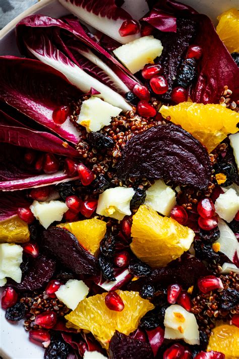 Salotos su keptais burokėliais ir apelsinais