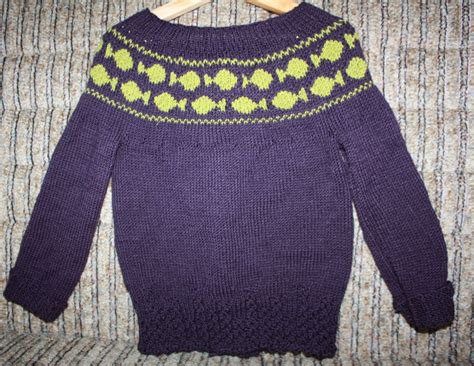 vaikiško megztuko modelis mergaitei