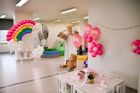 Jauki vaikų klinikos aplinka su žaislais