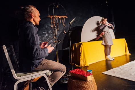 Scena iš spektaklio „Dostojevskis vaikams“