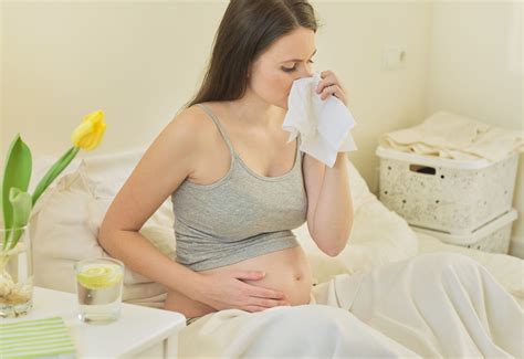 Schematinis dehidratacijos pavojų nėštumo metu pavaizdavimas