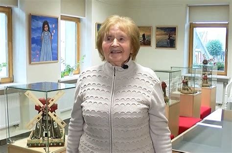 Joana Vasiliauskienė vadovauja tautinių šokių kolektyvui