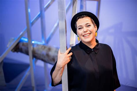 Nomeda Marčėnaitė vedanti televizijos laidą