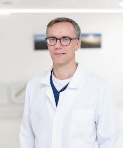 Simonas Sereika konsultuoja pacientą