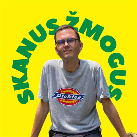 Mama masažuoja kūdikį su sezamų aliejumi