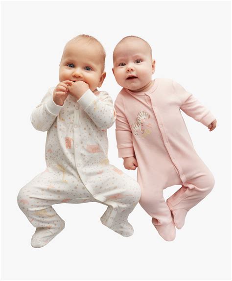 Įvairūs drabužėlių tipai kūdikiams