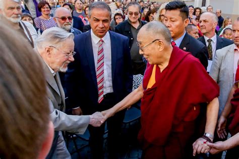 Dalai Lamos sostinimo ceremonija