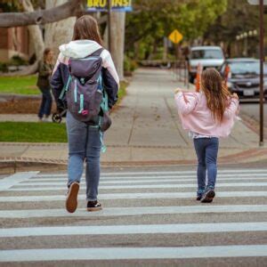 vaikų saugumas kelyje į mokyklą