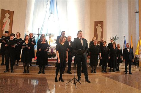 Chorų pasirodymas koncerte