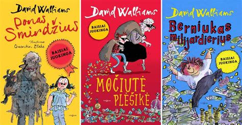 Davidas Walliamsas su vaikų knygų krūva