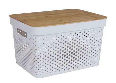 Kūdikio laikymo technika maudant