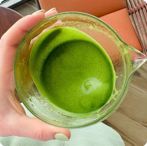 Aukščiausios kokybės matcha milteliai ir paruošimo įrankiai