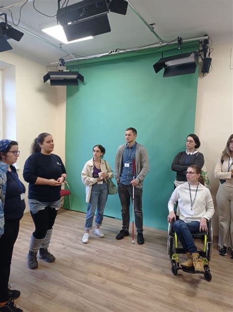 Nuotraukos iš mokymų: studentai dirba su System75 prietaisais