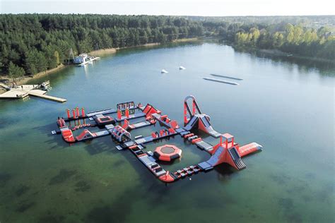 Vandens batutų parkas Palangos apylinkėse