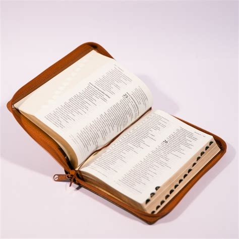 Personalizuotos Biblijos viršelis