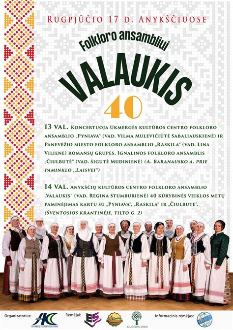 Emilija Brajinskienė vadovaujanti folkloro ansambliui