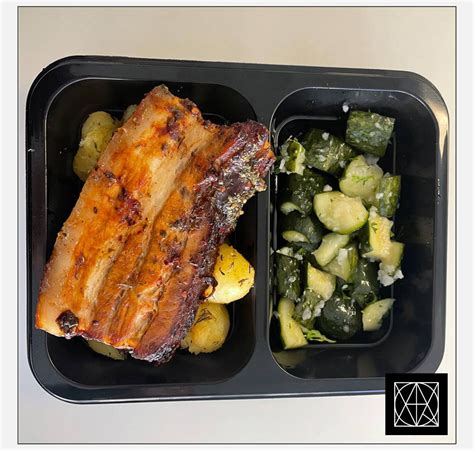 Nuotrauka su šviežiai keptomis bandelėmis