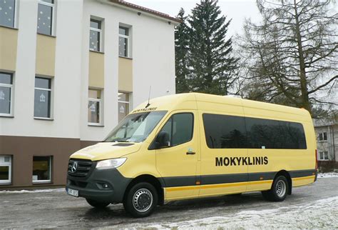 mokyklinis autobusas