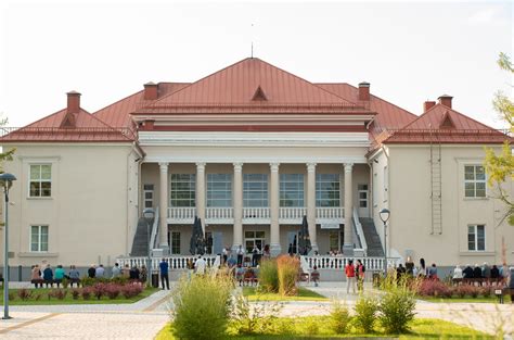 Naujosios Akmenės kultūros rūmų aplinka