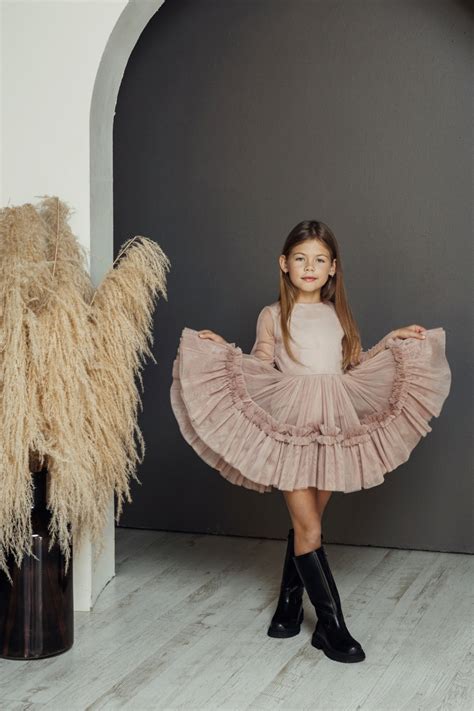 šventinės suknelės mergaitėms