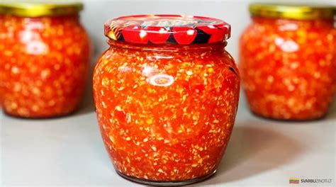 Nuotrauka su Faros mėgstamais produktais: ridikėliais, krienais ir aitriąja paprika