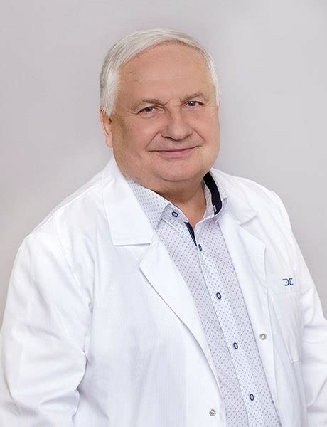 Gydytojas oftalmologas Jūratis Žukauskas konsultuoja