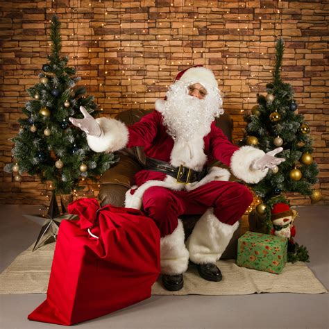 Kalėdų senelis su dovanomis