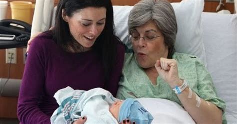 močiutė griežtai auklėja anūką