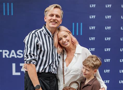 Anžela Adamovič su sūnumi Žaku